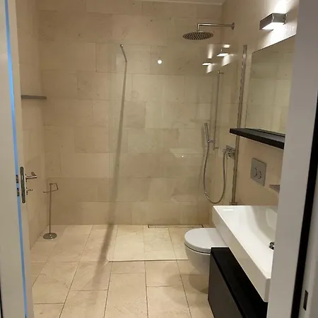 Im Trendquartier Zentral - 24-7 Check-in With Keybox Appartement