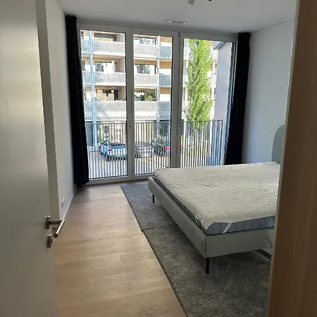 Im Trendquartier Zentral - 24-7 Check-in With Keybox Curych